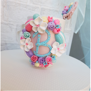 Чаша с буква Чаша с буква