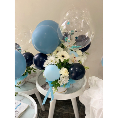 Средна кутия с цветя и балони