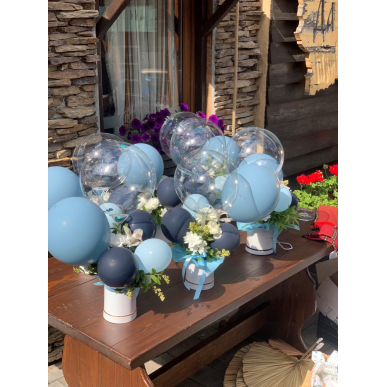 Средна кутия с цветя и балони