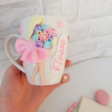 Чаша с момиче с божури и име Чаша с момиче с божури и име