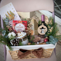 Коледна подаръчна кошница 