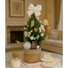Коледна елха в саксия в бяло и златно