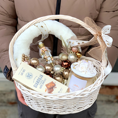 Коледна кошница White magic