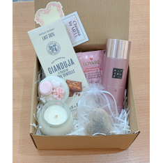 Подаръчен сет със свещ и шоклад 