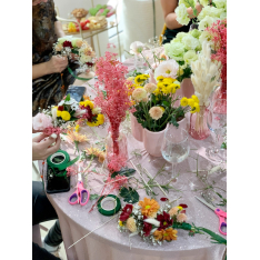 Работилница с цветя за моминско парти 