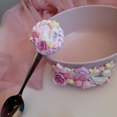 Лъжичка с лебед