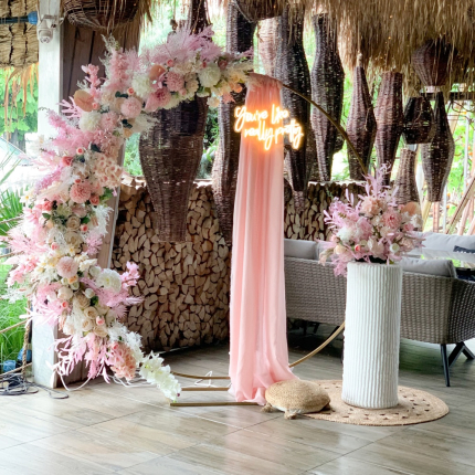 Арка с цветя Pretty