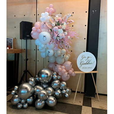 Украса в сребърно, бяло и розово