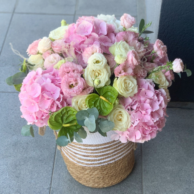 Кошница Of all flowers you Кошница Of all flowers you