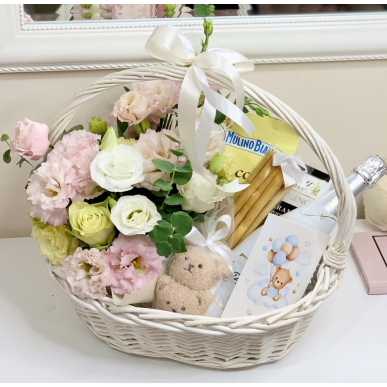Подаръчна кошница за родилка 