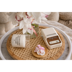 Свещ с цветя и послание 