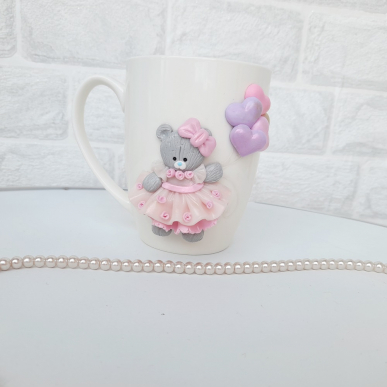 Чаша с мече с рокля и балони