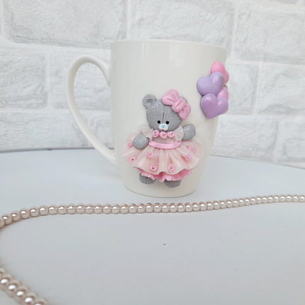 Чаша с мече с рокля и балони