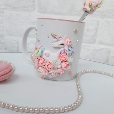 Чаша с еднорог и божури