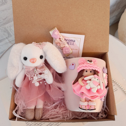 Комплект с чаша с кукла и зайче