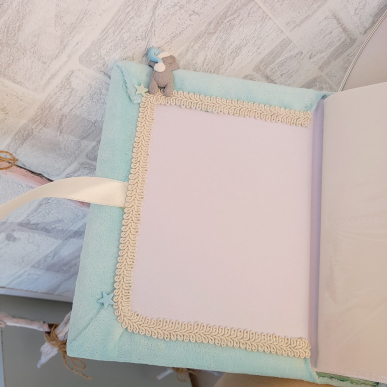 Албум за момченце с надничащо мече  Албум за момченце с надничащо мече