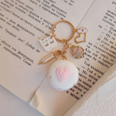 Ключодържател за медицинска сестра с буква 