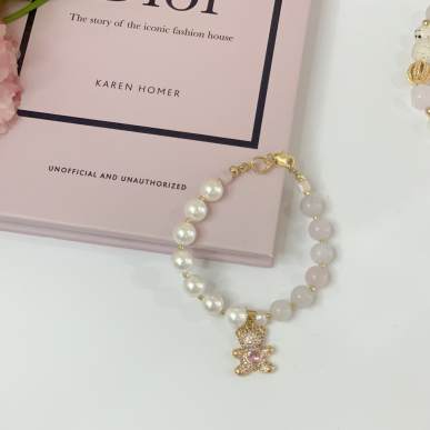 Гривна с розов кварц и мече