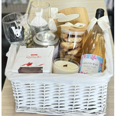 Кошница за младоженци