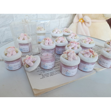 Подаръци за гости - ароматни соеви свещи с декорирана капачка 