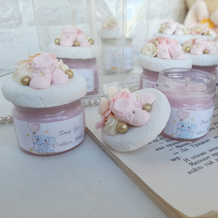 Подаръци за гости - ароматни соеви свещи с декорирана капачка 