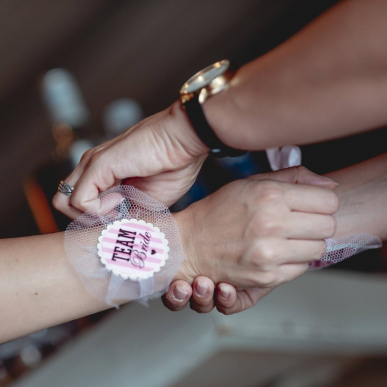 Гривна за отбора на булката  Гривна за отбора на булката