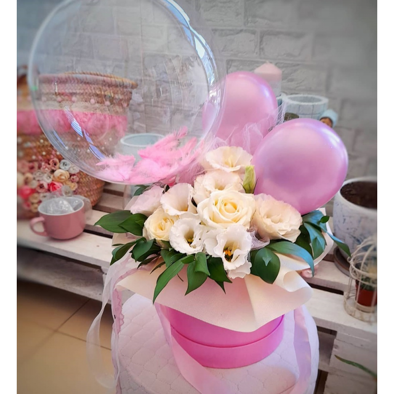 Кутия с цветя и балони