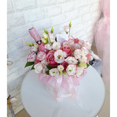 Кутия с роза, еустома и шампанско