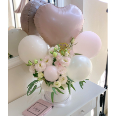 Кутия с цветя и балони Beauty
