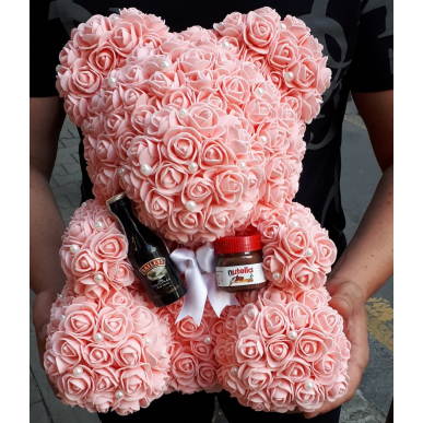 Мече от рози с ликьор и шоколад