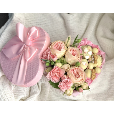 Кутия сърце с бонбони "Мама"