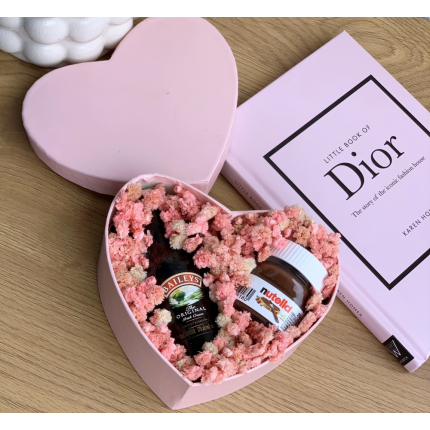 Малка подаръчна кутия сърце