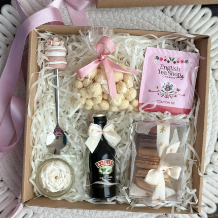 Подаръчен сет лъжичка и френски макарони 