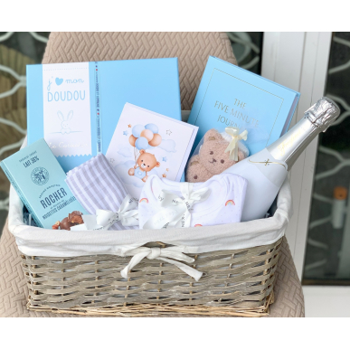 Подаръчна кошница за мама и бебе 