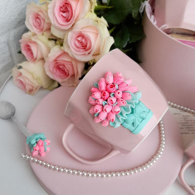 Комплект чаша и лъжичка с розови лалета Комплект чаша и лъжичка с розови лалета