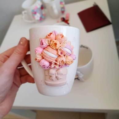 Чаша с божури в нежни цветове Чаша с божури в нежни цветове