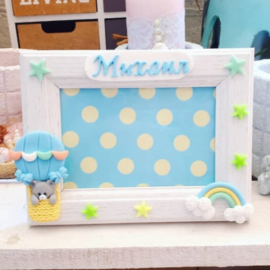 Детска рамка с мече във въздушен балон