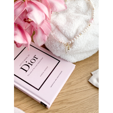 Късо колие с перли и панделка 