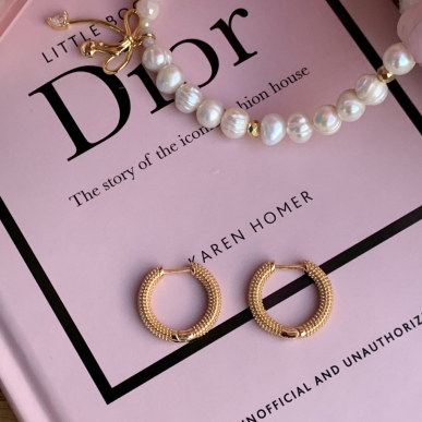 Обици с панделка и перли 