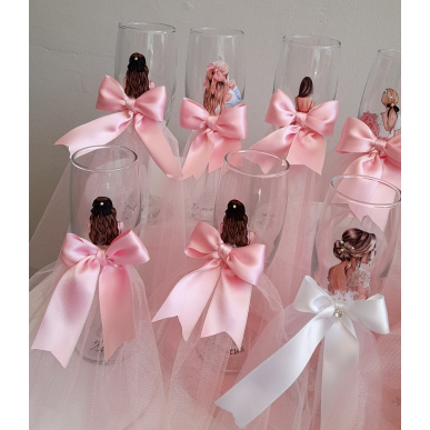 Чаши за моминско парти с момичета